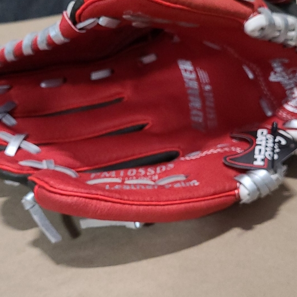 NWT RAWLING'S Kids LEFT baseball glove (glove is for right hand) - Picture 3 of 3